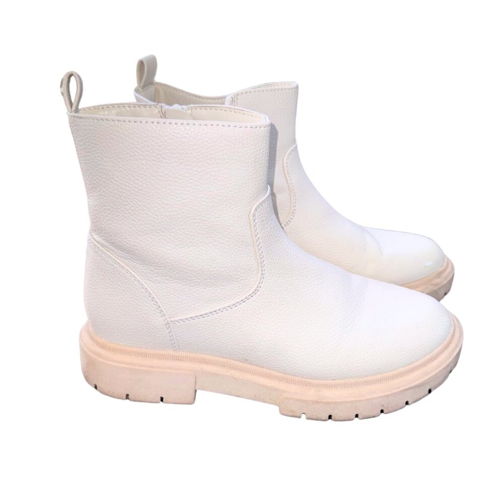A New Day Cream Off White Short Boots Size 4